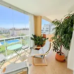 Bright With Terrace, Pool And Apartman