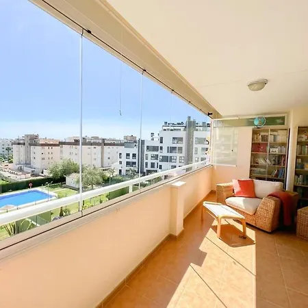 Apartmán Bright With Terrace, Pool And