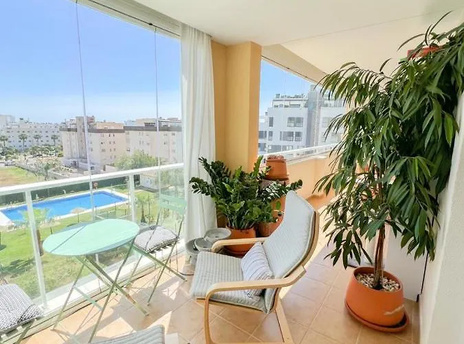 Bright With Terrace, Pool And Lejlighed