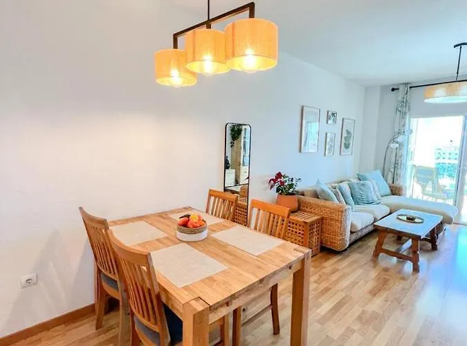 Apartment Bright With Terrace, Pool And