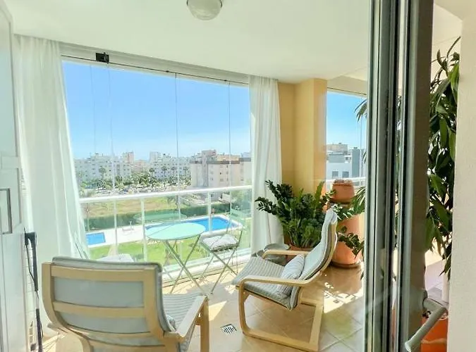 Bright With Terrace, Pool And Lejlighed