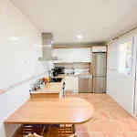 Daire Bright With Terrace, Pool And *