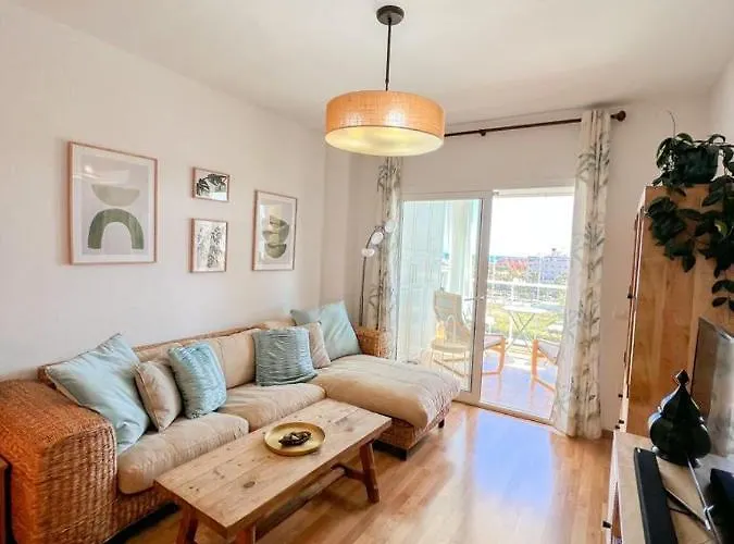 Apartamento Bright With Terrace, Pool And