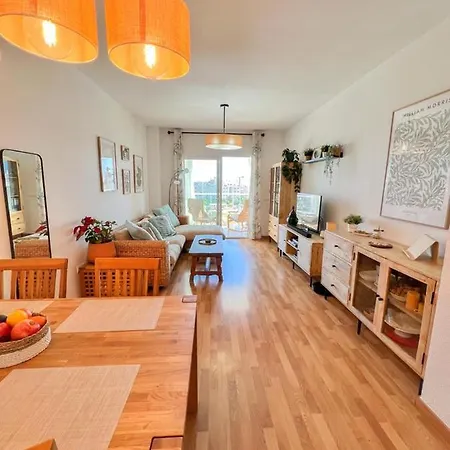 Apartment Bright With Terrace, Pool And