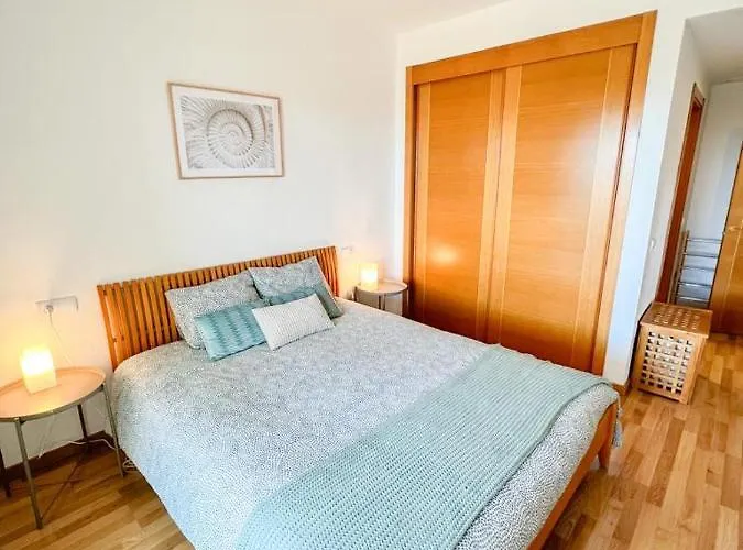 Bright With Terrace, Pool And Appartement *