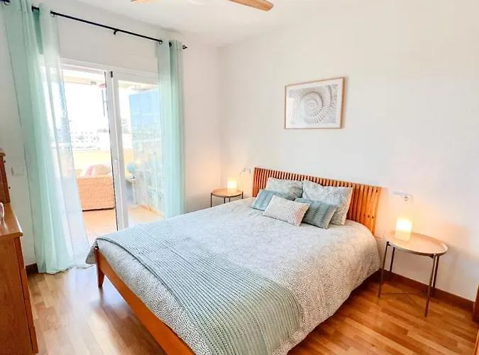 Bright With Terrace, Pool And Appartement